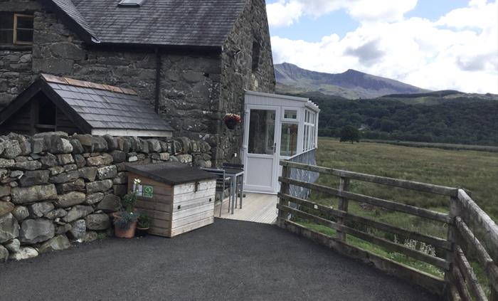 Warws Bach entrance